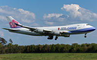 B-18719 @ ELLX - on final RW24 - by Friedrich Becker