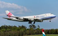 B-18723 @ ELLX - on final RW24 - by Friedrich Becker