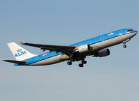 F-WWKB @ LFBO - C/n 0925 - Refurbished as an A330-203 and sended to KLM after one year's work... To be PH-AON - by Shunn311