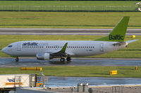 YL-BBO @ VIE - Air Baltic