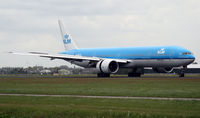 PH-BVI @ EHAM - Triple SEVEN - by Keano Damiana