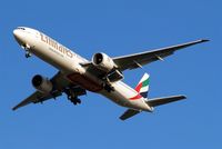 A6-ECH @ EGLL - Boeing 777-31HER [35581] (Emirates Ailines) Home~G 26/11/2009 - by Ray Barber