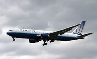 N641UA @ KORD - Boeing 767-300 - by Mark Pasqualino