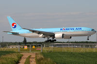 HL7764 @ VIE - Korean Air - by Chris Jilli