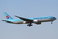 HL8251 @ LOWW - Korean Air Boeing 777F - by Thomas Ranner