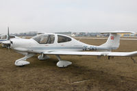 OE-DRS @ LOAN - DA40 parking - by Loetsch Andreas