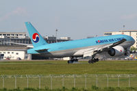HL8251 @ VIE - Korean Air Cargo