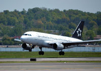 N702UW @ KDCA - Landing DCA - by Ronald Barker