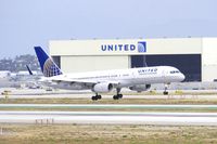 N18112 @ KLAX - United Airlines 757-200 - by speedbrds