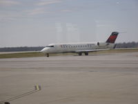 N8416B @ LEX - DELTA CRJ JET - by christian maurer