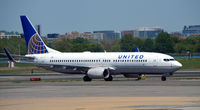 N37298 @ KDCA - Taxi DCA - by Ronald Barker