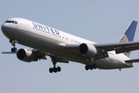 N652UA photo, click to enlarge N652UA photo, click to enlarge