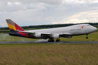 HL7420 @ VIE - Asiana Cargo - by Chris Jilli