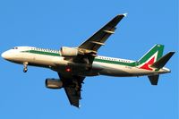 EI-DSU @ EGLL - Airbus A320-216 [3563] (Alitalia) Home~G 15/01/2013. On approach 27R. - by Ray Barber