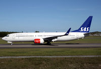 LN-RGG @ ESSA - Taxiing on W to terminal 4. - by Anders Nilsson