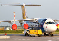 SE-DSU @ LOWW - Malmö Aviation Avro RJ100 - by Thomas Ranner