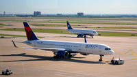 N555NW @ KDFW - DFW, TX - by Ronald Barker