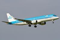 PH-EZL @ LOWW - Rwy 34 - by Bernd Karlik - VAP