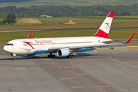 OE-LAT @ LOWW - LOWW/VIE - by Bernd Karlik - VAP