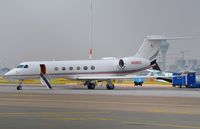 N108CE @ EHAM - G5 waiting for its pax - by FerryPNL
