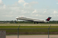 N922DX @ RSW - Landing RWY 6
