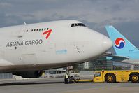 HL7417 @ LOWW - Asiana Boeing 747-400 - by Dietmar Schreiber - VAP