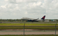N632CZ @ RSW - About to land RWY 6
