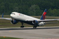 N175DN @ LSZH - Delta B.767-300 @ZRH