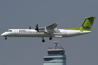YL-BBU @ VIE - Air Baltic