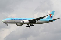 HL8251 @ EDDF - Korean Air Boeing 777