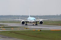 HL8251 @ EDDF - Korean Air Boeing 777