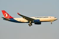 TC-MCZ @ LOWW - Rwy 16 - by Bernd Karlik - VAP