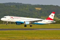 OE-LBA @ LOWW - Rwy 34 - by Bernd Karlik - VAP