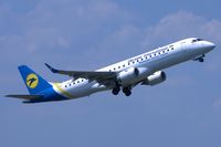 UR-EMB @ EBBR - Take-off