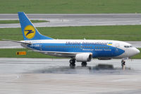 UR-GBB @ VIE - Ukraine International Airlines