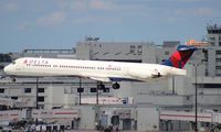 N905DE @ MIA - Delta MD-88