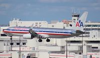 N918AN @ MIA - American 737-800 - by Florida Metal