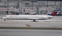 N928DN @ MIA - Delta MD-90