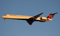 N932DN @ TPA - Delta MD-90