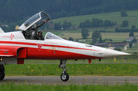 J-3090 @ LOXZ - Patrouille Suisse - by Chris Jilli