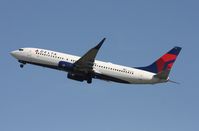 N3752 @ DAB - Delta 737-800 - by Florida Metal