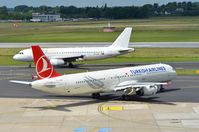 TC-JSD @ EDDL - Turkisk A321 - by FerryPNL