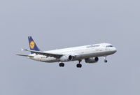 D-AISN @ EGPH - Lufthansa 962 Landing runway 06 from FRA