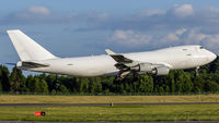 B-18722 @ ELLX - moments prior touchdown on RW24 - by Friedrich Becker