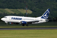 YR-BGD @ VIE - TAROM - by Chris Jilli