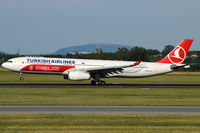 TC-JNI @ VIE - Turkish Airlines - by Chris Jilli