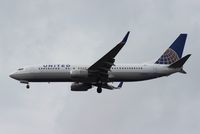 N37263 @ MCO - United 737-800