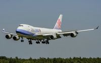B-18718 @ ELLX - on final RW24 - by Friedrich Becker