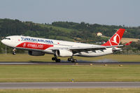 TC-JNI @ VIE - Turkish Airlines