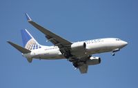 N39726 @ MCO - United 737-700 - by Florida Metal